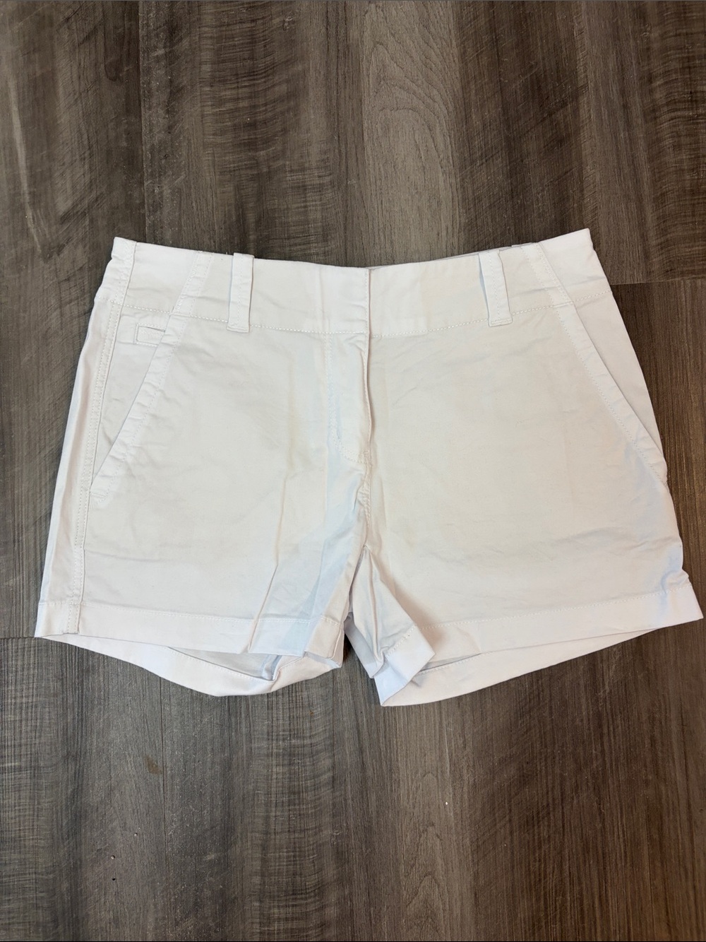 Vineyard VinesWomen's White Shorts